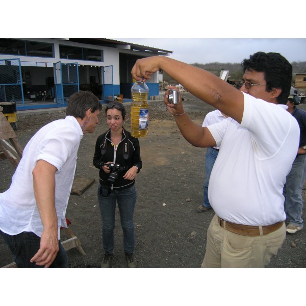 2010: El Proyecto de Aceite de Piñon para Floreana