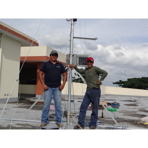 2014: Torre de medición eólica para la Universidad de Milagro