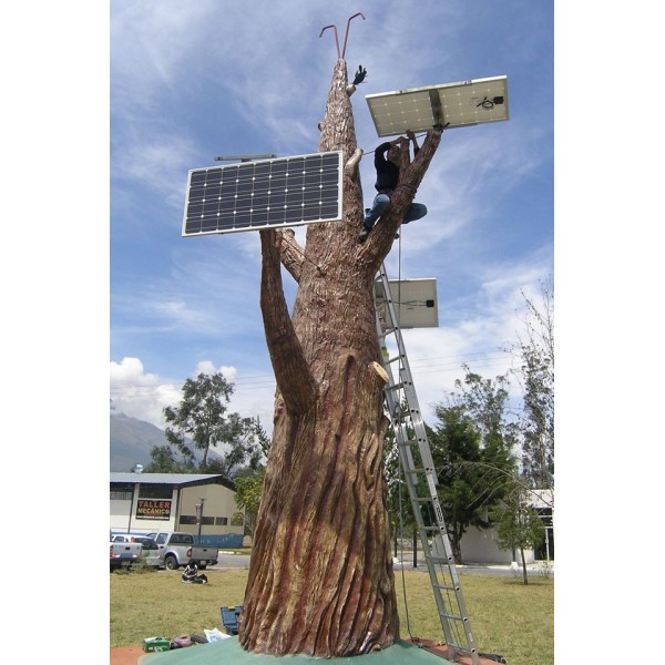 2014: "Arbol Solar" en la UTN Ibarra