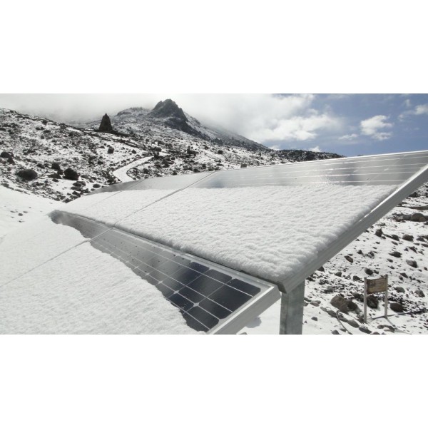 2014: Sistema OffGrid en el primer refugio del Chimborazo para el MAE