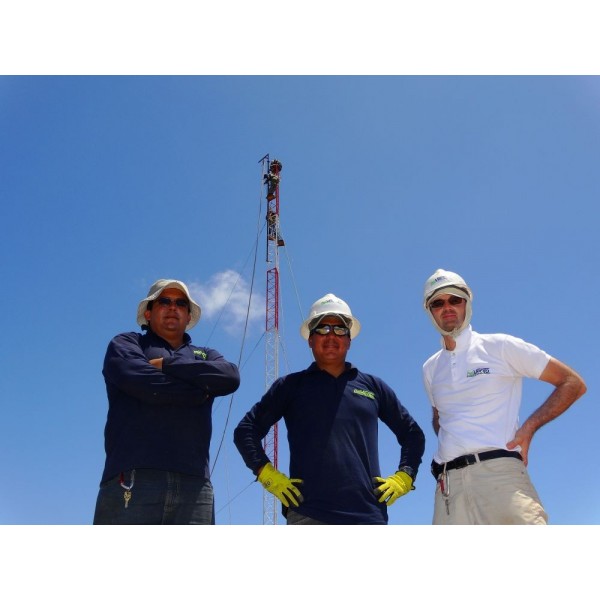 2014: Construcción e instalación de una torre de medición en Baltra