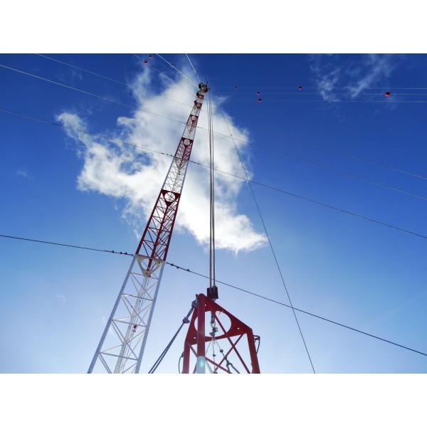 2014: Construcción e instalación de una torre de medición en Baltra