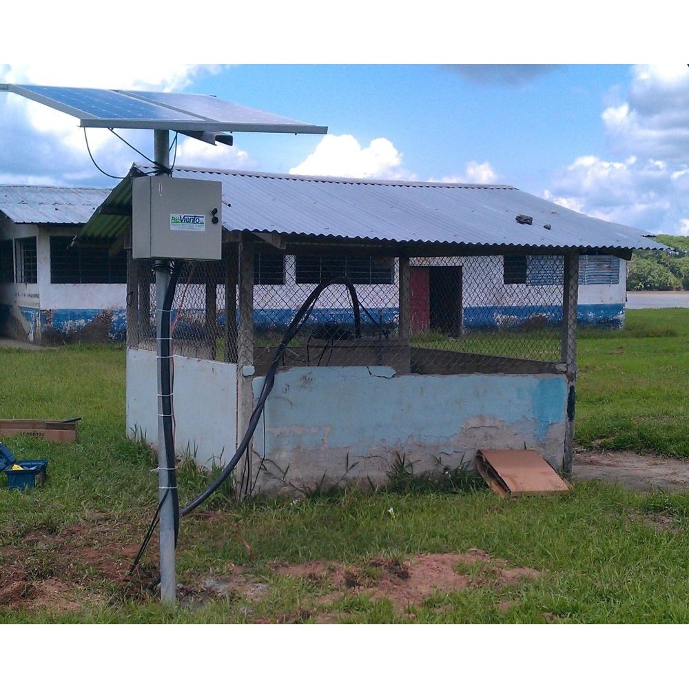 2014: Instalación de sistemas de bombeo solar para la EEQ en "Tres Fronteras"