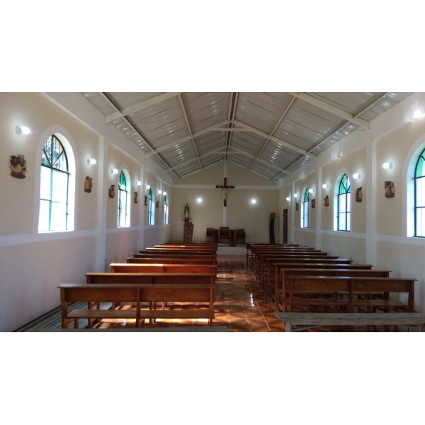 2017: Iluminado una iglesia en la selva amazónica Vicariato de Puyo