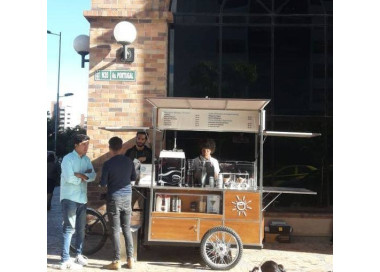 2017: Un sistema mobil para preparar cafe on the go...