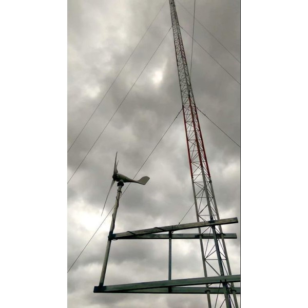 2018: Un aerogenerador de 600W para alimentar una repetidora