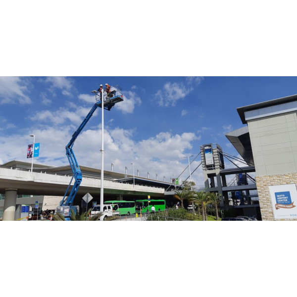 2019: 100 luminarias para el Aeropuerto