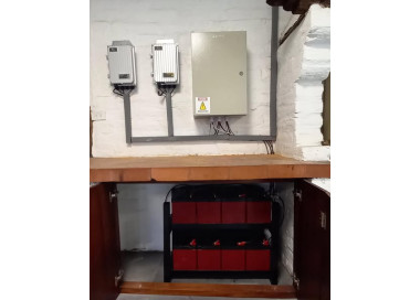 2022: Un sistema con inversores STUDER para la USFQ