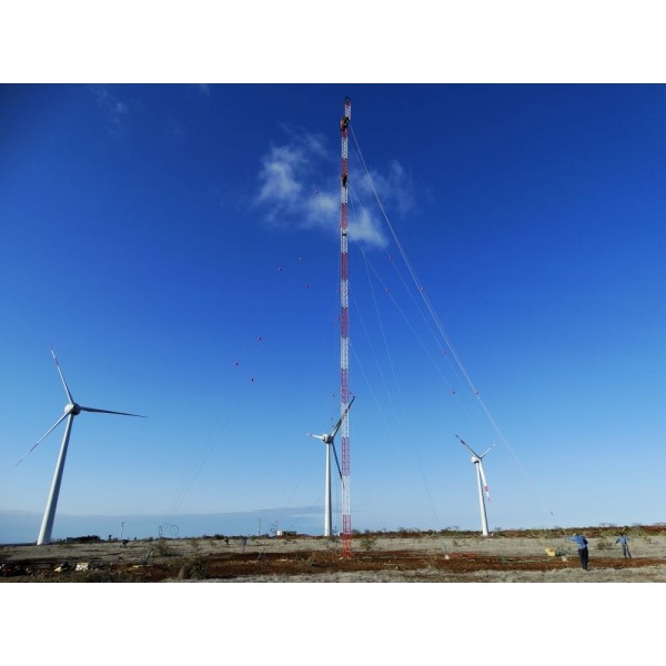 2014: Construcción e instalación de una torre de medición en Baltra